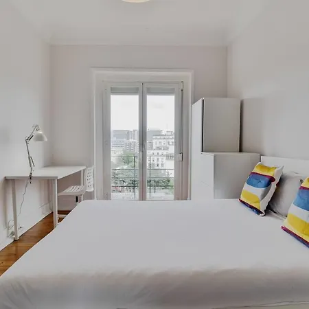Central 4 Bed Near Sete Rios Appartement
